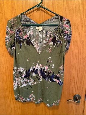 🇺🇸 Lovestitch Women’s V-Neckline Pullover Top